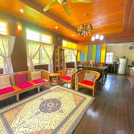 Tamteh Homestay Ayer Hitam Екстериор снимка