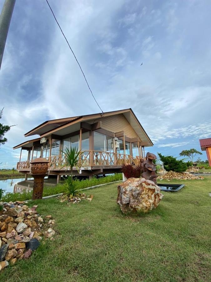 Tamteh Homestay Ayer Hitam Екстериор снимка