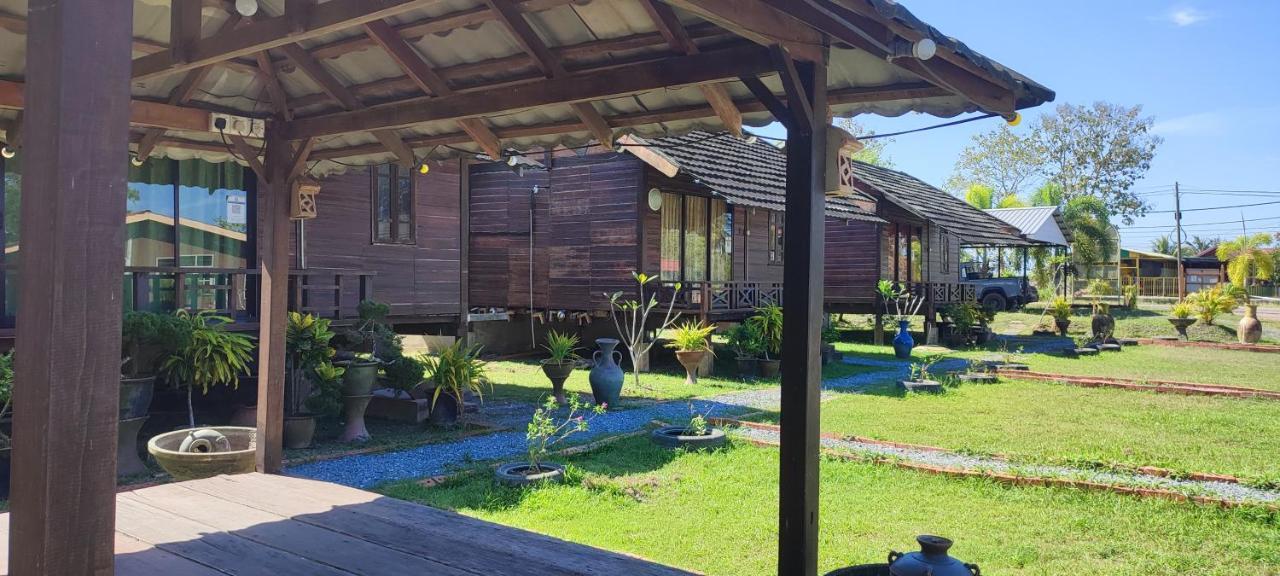 Tamteh Homestay Ayer Hitam Екстериор снимка