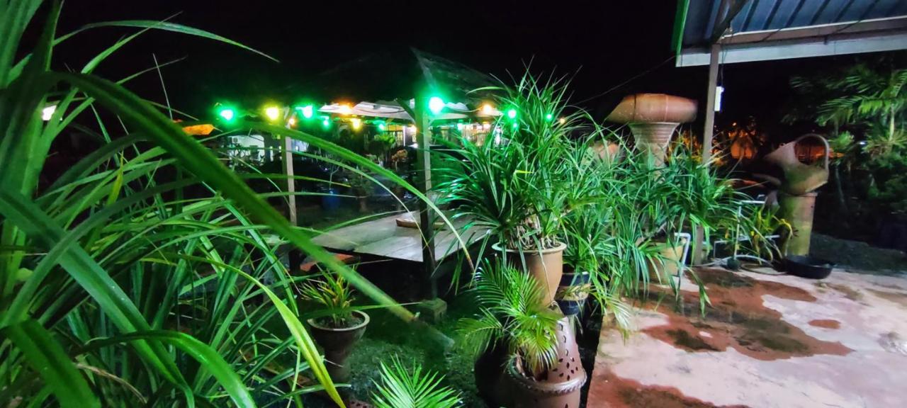Tamteh Homestay Ayer Hitam Екстериор снимка