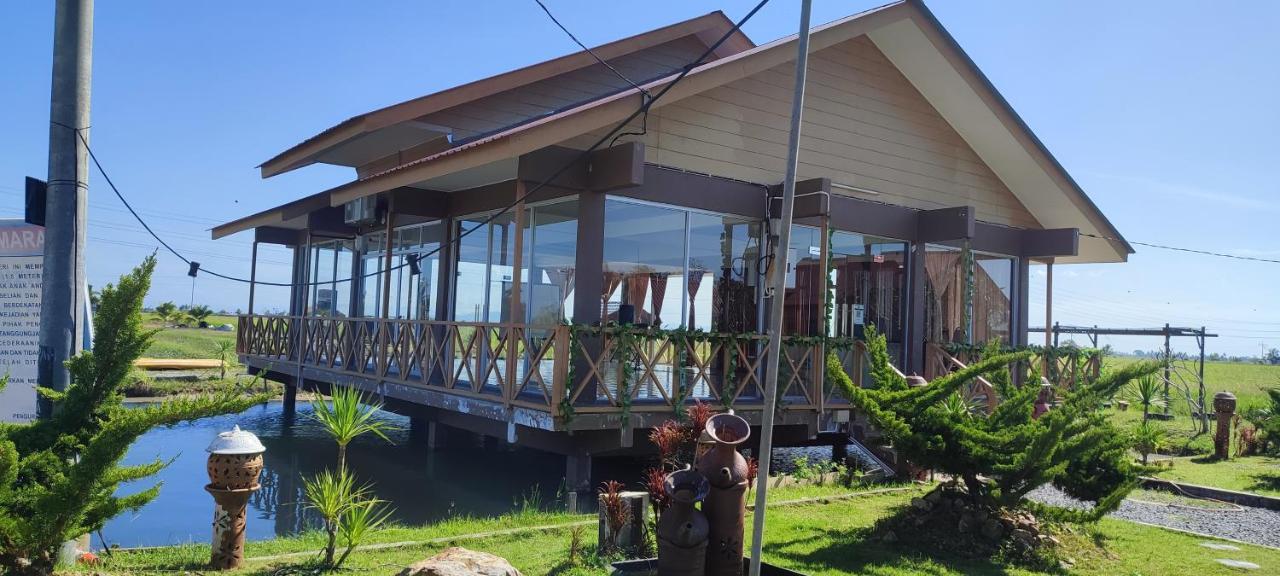 Tamteh Homestay Ayer Hitam Екстериор снимка