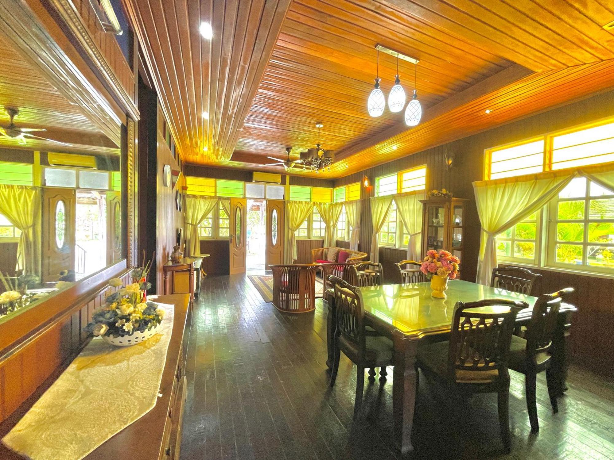 Tamteh Homestay Ayer Hitam Екстериор снимка
