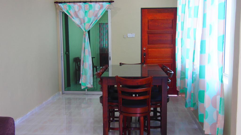 Tamteh Homestay Ayer Hitam Екстериор снимка
